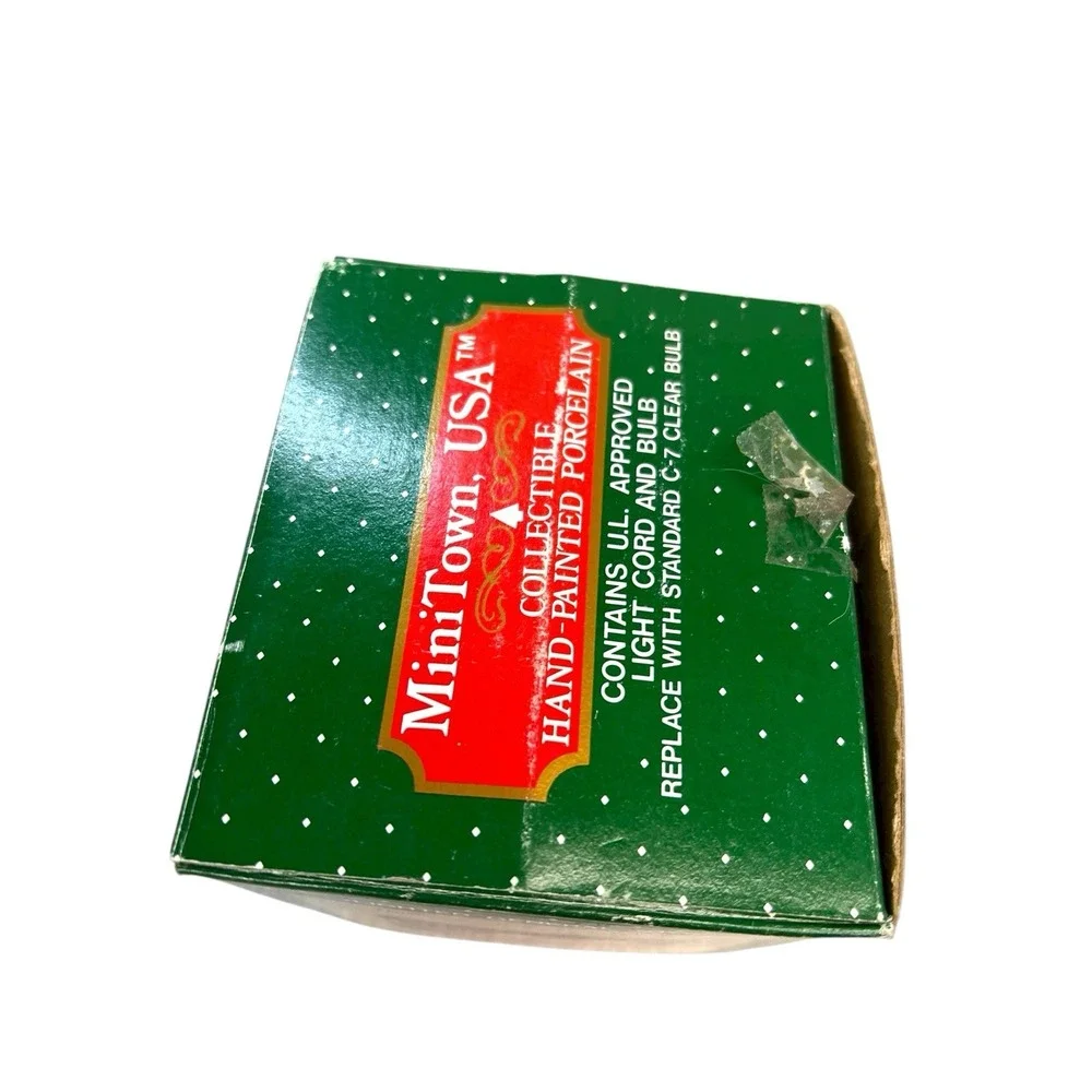 Mini Town Is Lighted General Store Porcelain Lighted‎ Christmas Decoration